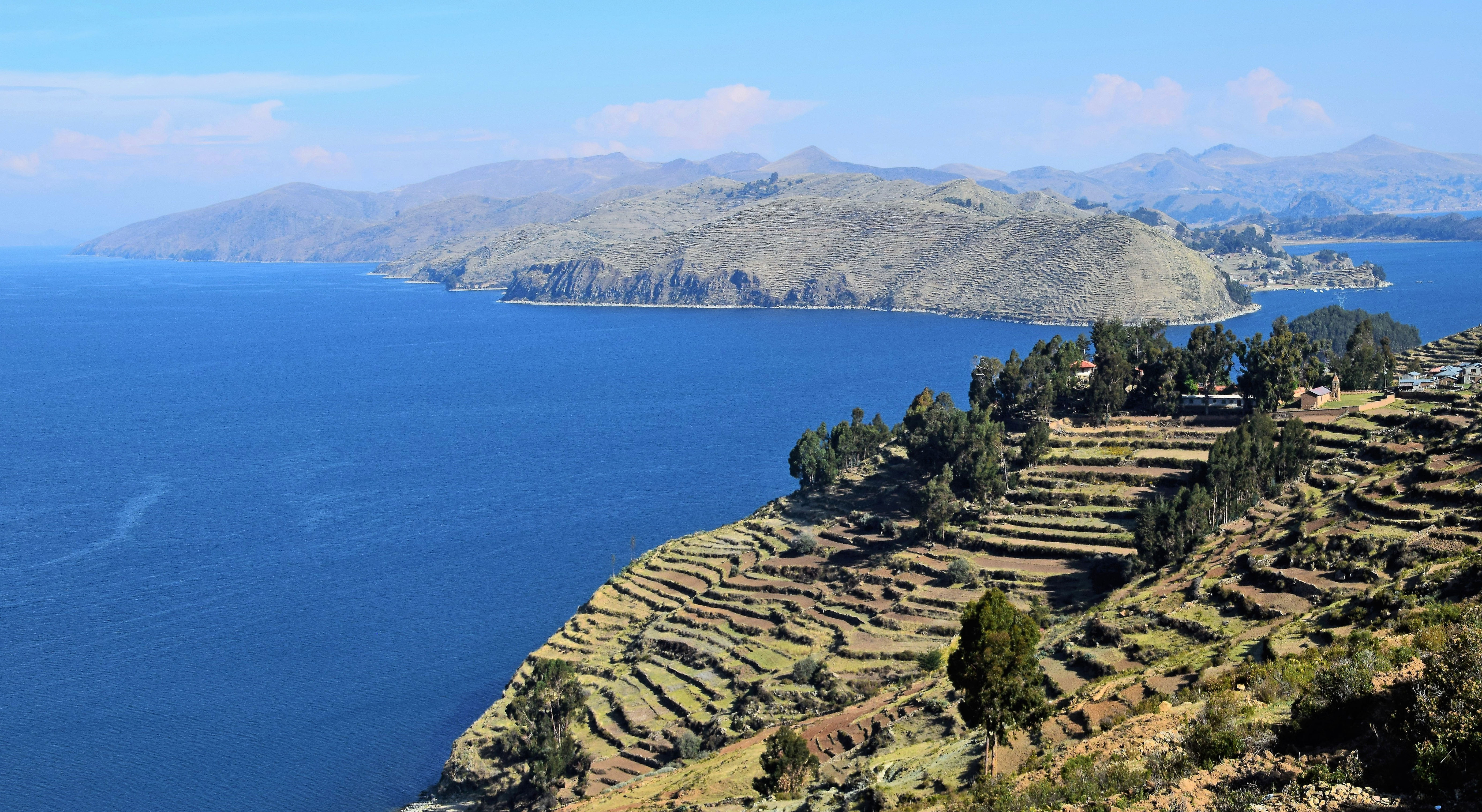 Terrasvormige landbouwpercelen op Isla del Sol