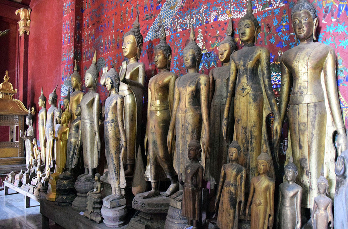 mooie beelden in tempel in Laos.