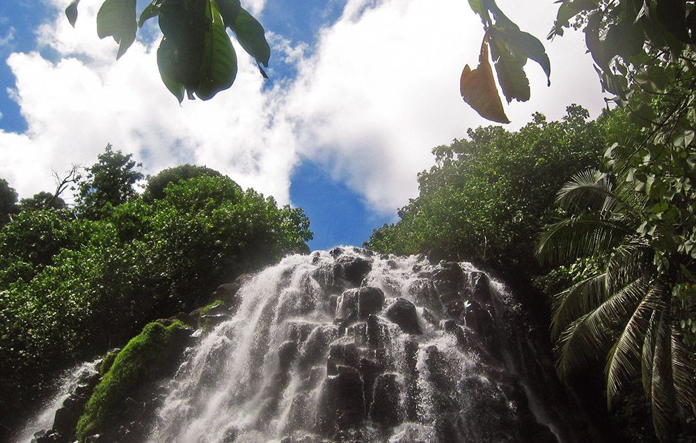 waterval op Pohnpei, Micronesië