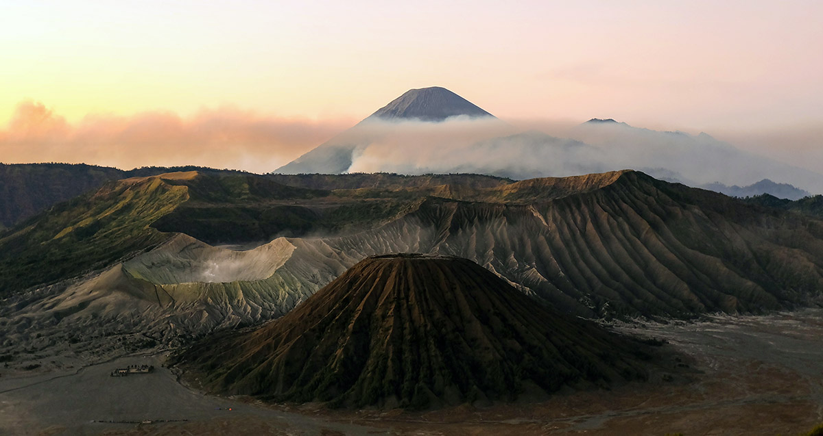 Veel vulkanen in Indonesië.