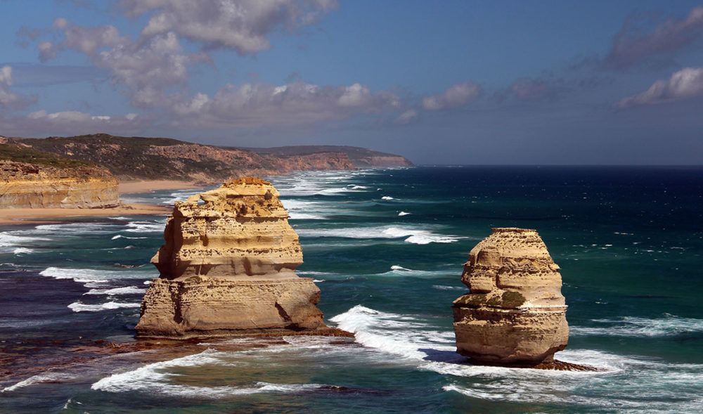 Rotsen in zee bij de Great Ocean Road, Australië