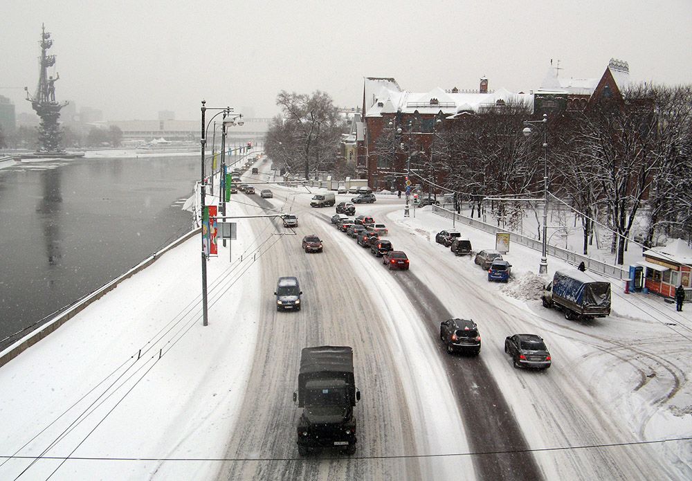 Straatbeeld in winters Moskou, Rusland