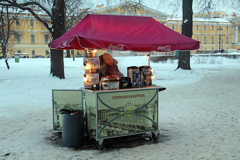 Mobiel koffietentje in Sint-Petersburg, Rusland