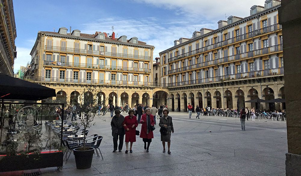 Een van de vele pleinen in San Sebastian in Spaans Baskenland