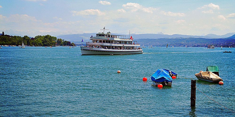 Varen op het meer van Zürich in Zwitserland