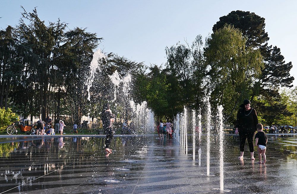 Waterpret bij de fonteinen in Nantes