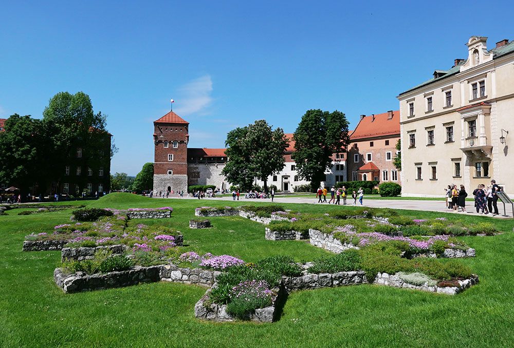 Vlakbij het grote kasteel in Krakau