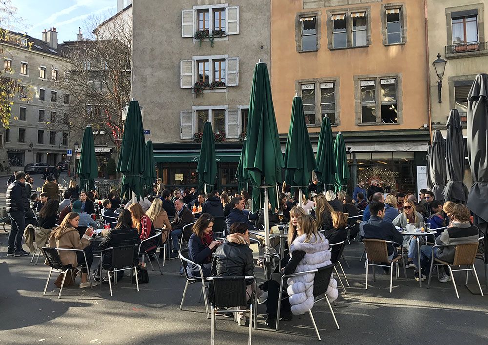 heerlijk terras in Genève waar je zelfs eind oktober nog buiten kunt zitten