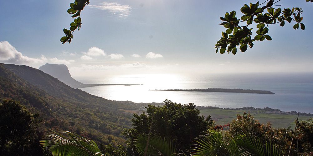 Uitzicht op de kustlijn van Mauritius