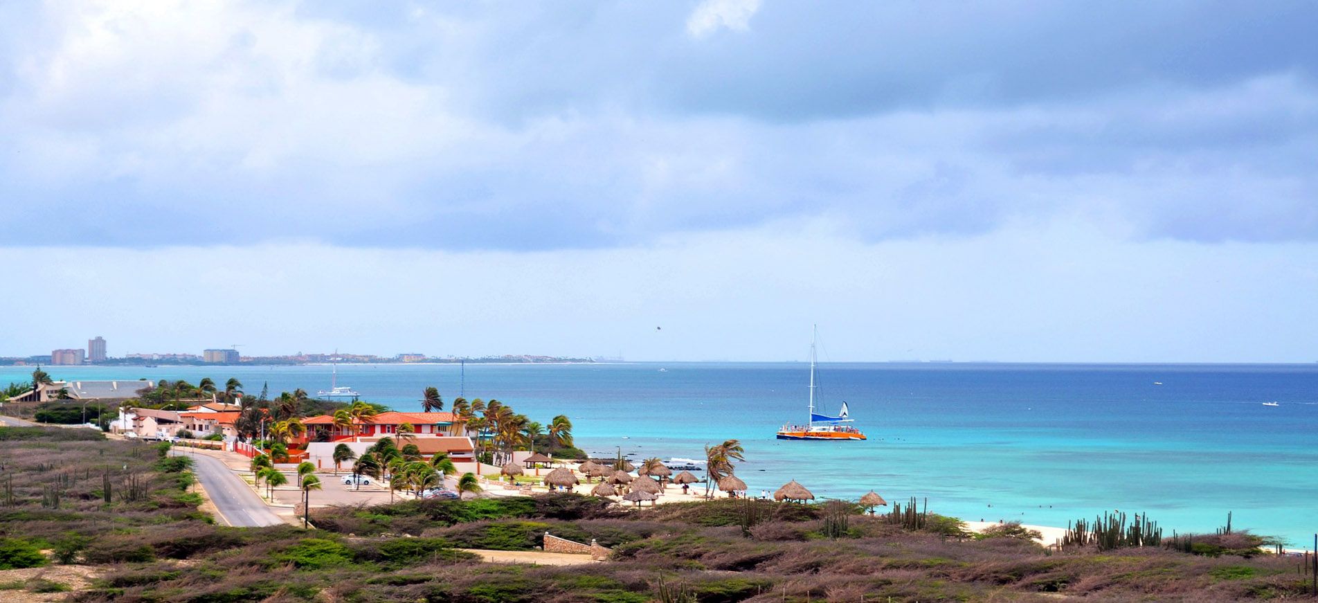 grijsopreis-caraibisch-nederland-aruba-kustweg-strand Kustweg op Aruba