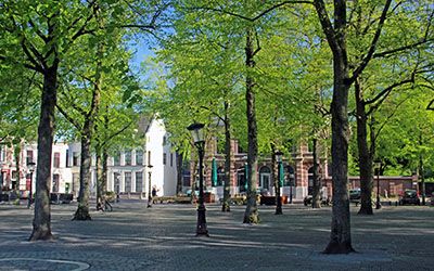 De prachtige, historische stad Utrecht in het zonnige voorjaar van 2020