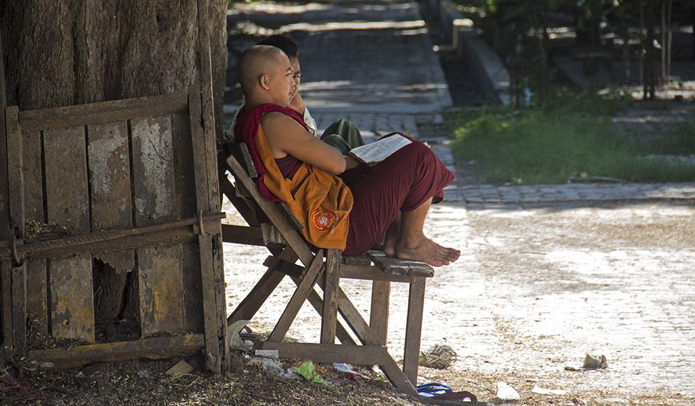 jongelui in Mandalay