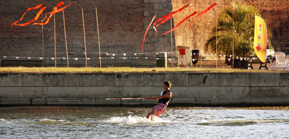 Waterskiën over de Garonne