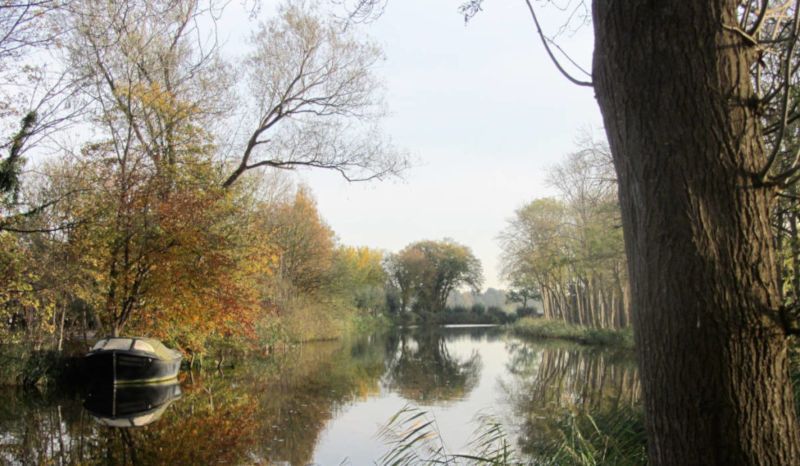 Het riviertje het Gein verbindt Driemond met Abcoude