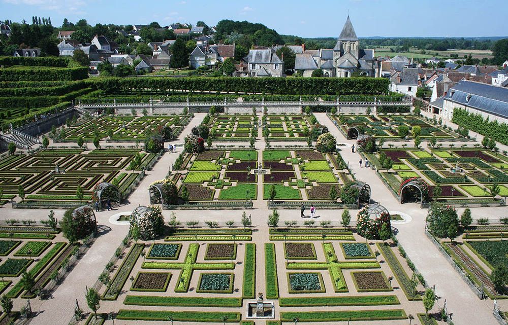 Prachtig aangelegde tuin van kasteel langs de Loire.