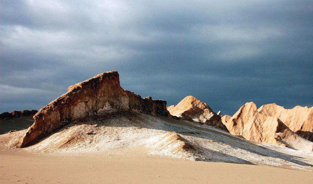 valle de la Luna bij bewolkte hemel.