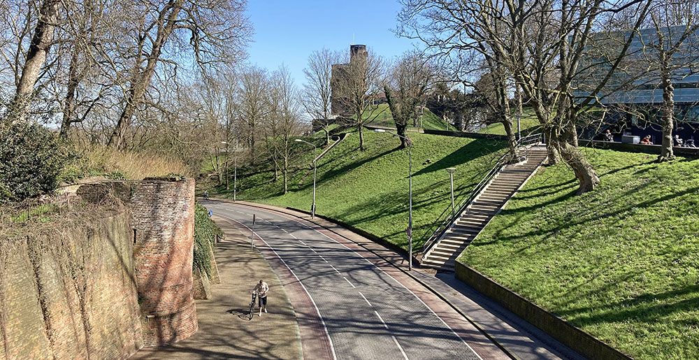 Loopbrug richting het Hunnerpark