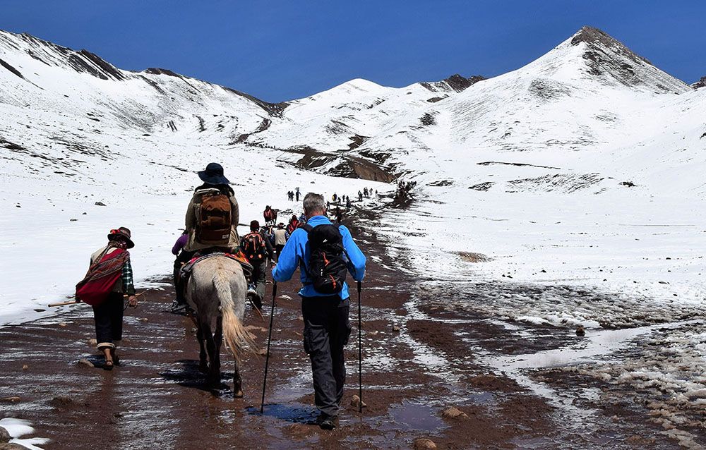 Beklimming van de Rainbow Mountain in Peru