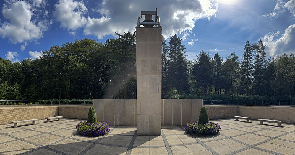 Monument bij militair ereveld