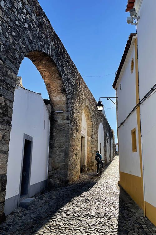 Évora