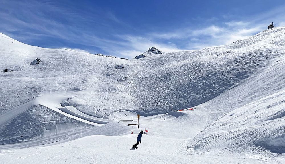 Snowboarder bij Méribel