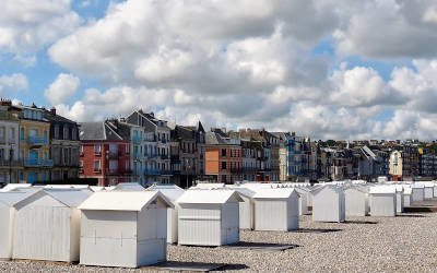 Het schilderachtige Mers-les-Bains in de Baai van de Somme