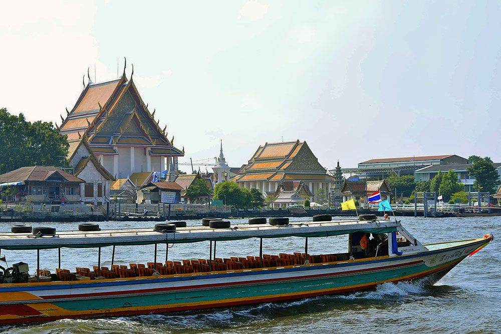 Longtail boat