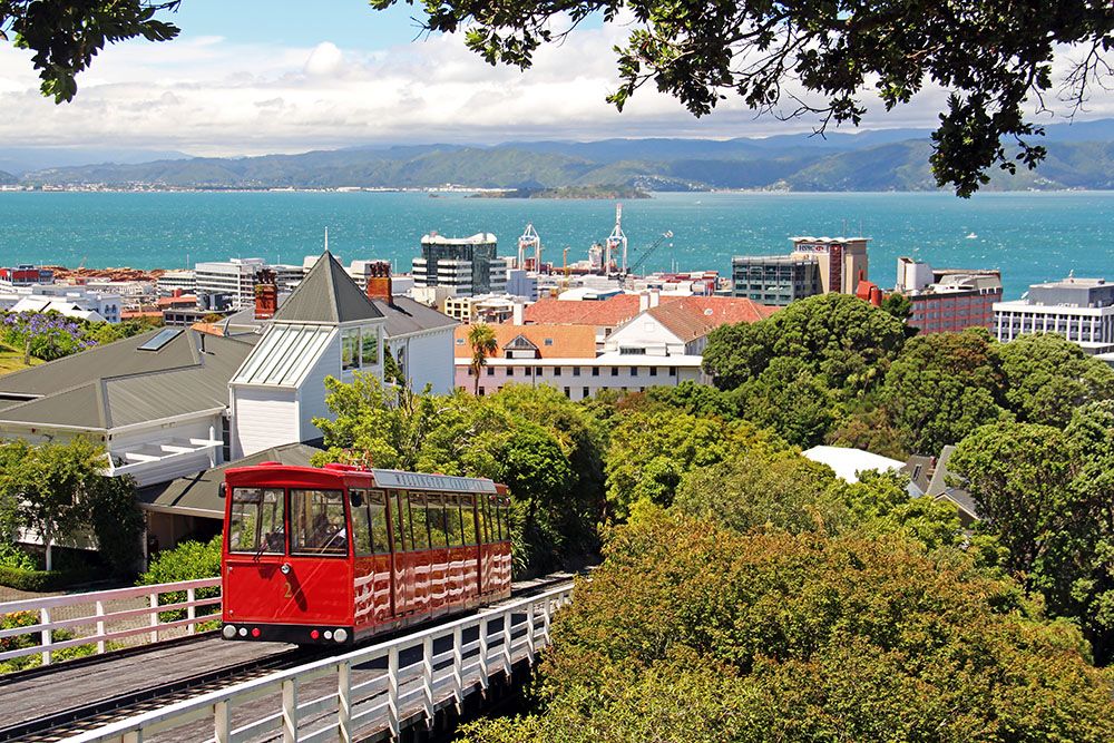 Tram de heuvel op in Wellington