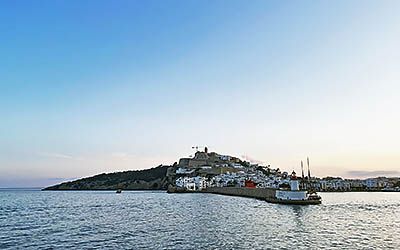 Cultuur en historie in het relaxte Ibiza-stad