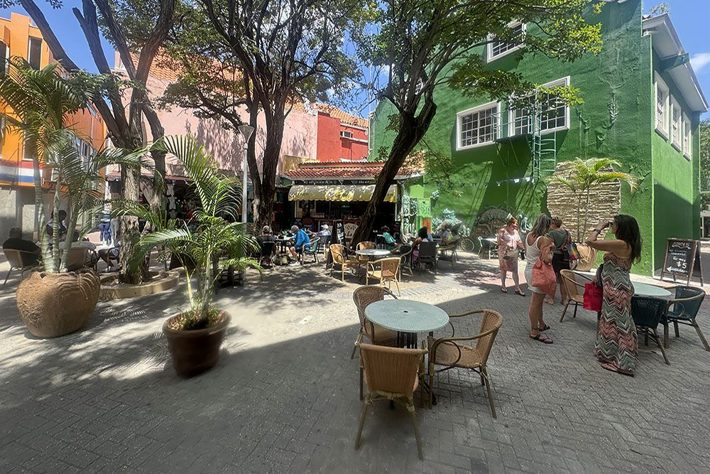 grijsopreis-caribisch-nederland-curacao-highlight-willemstad-deel1-punda-plein Punda