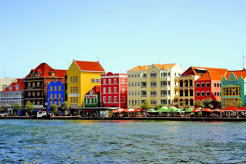 grijsopreis-caribisch-nederland-curacao-highlight-willemstad-deel1-punda-mobiel Kleurrijke huizen in Punda