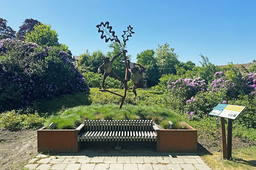 grijsopreis-nederland-highlight-pieterpad-etappe8-gramsbergen-kunstwerk-mobiel Gramsberger Apen