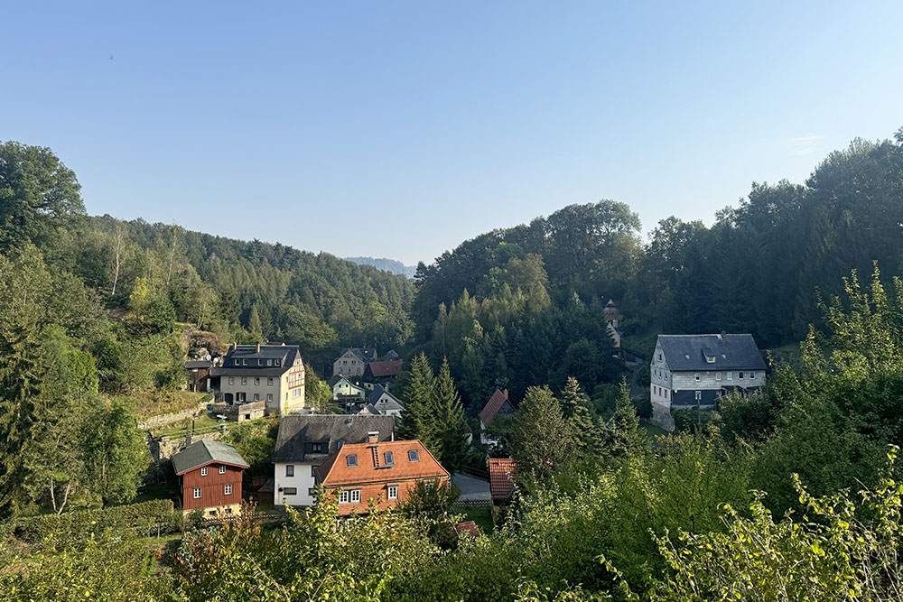 grijsopreis-duitsland-highlight-malerweg-etappe6-schona-mobiel Schöna, aan het begin van etappe 6 van de Malerweg