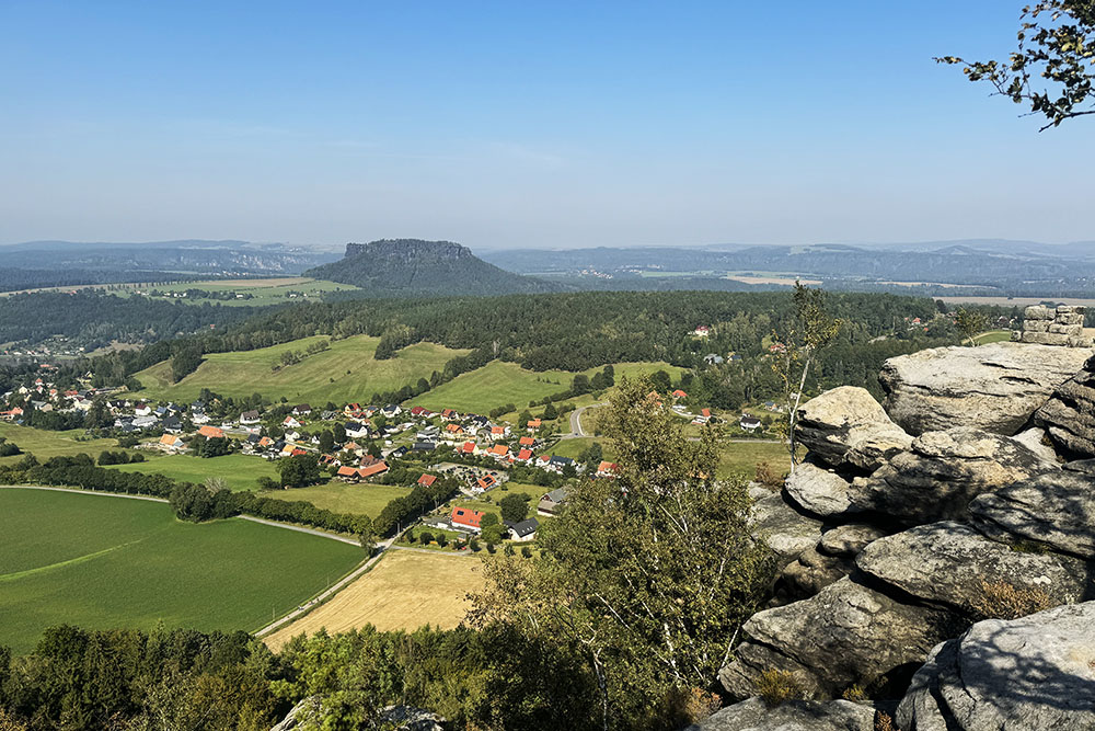grijsopreis-duitsland-highlight-malerweg-etappe7-pfaffenstein-uitzicht-mobiel Uitzicht vanaf de Pfaffenstein