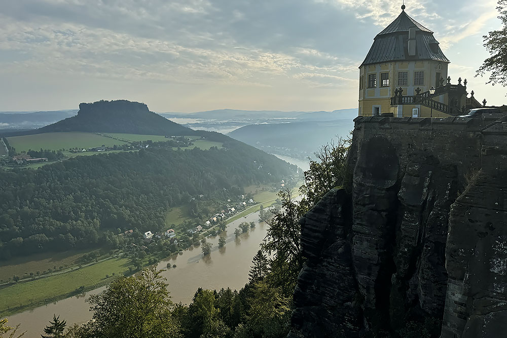 grijsopreis-duitsland-highlight-malerweg-etappe7-vesting-uitzicht-mobiel Uitzicht op de Elbe