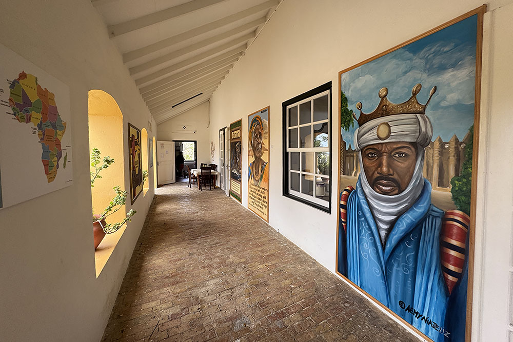 grijsopreis-caribisch-nederland-curacao-highlight-landhuizen-knip-binnen2-mobiel Galerij in landhuis Knip
