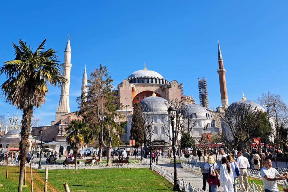 grijsopreis-turkije-hoogtepunten-istanbul-plein-hagia-sophia-mobiel