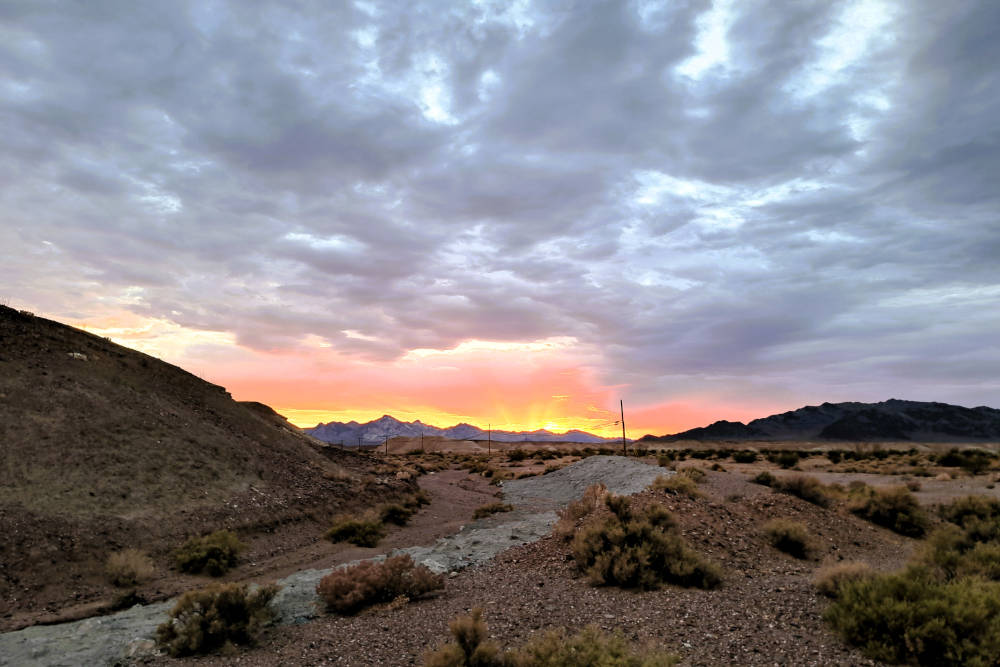 grijsopreis-verenigde-staten-mojave-death-valley-sunset-mobiel
