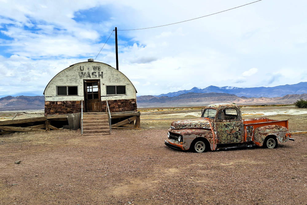 grijsopreis-verenigde-staten-mojave-death-valley-verroest-mobiel