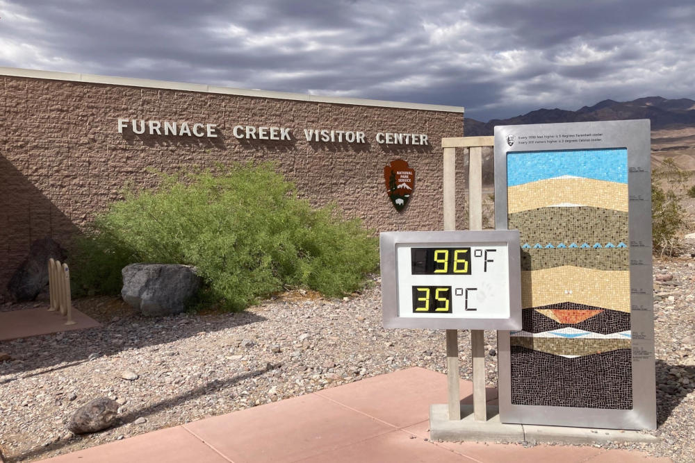 grijsopreis-verenigde-staten-mojave-death-valley-visitorcenter-mobiel