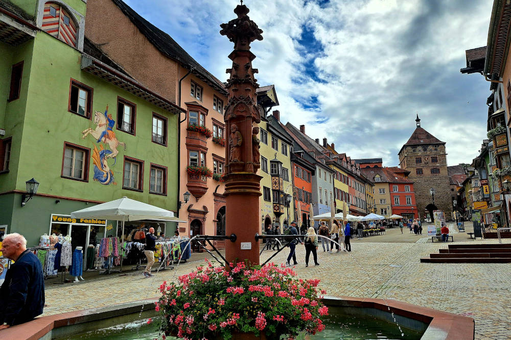 grijsopreis-duitsland-rottweil-fontein-mobiel