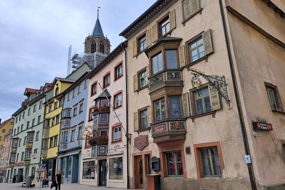 grijsopreis-duitsland-rottweil-straat-mobiel