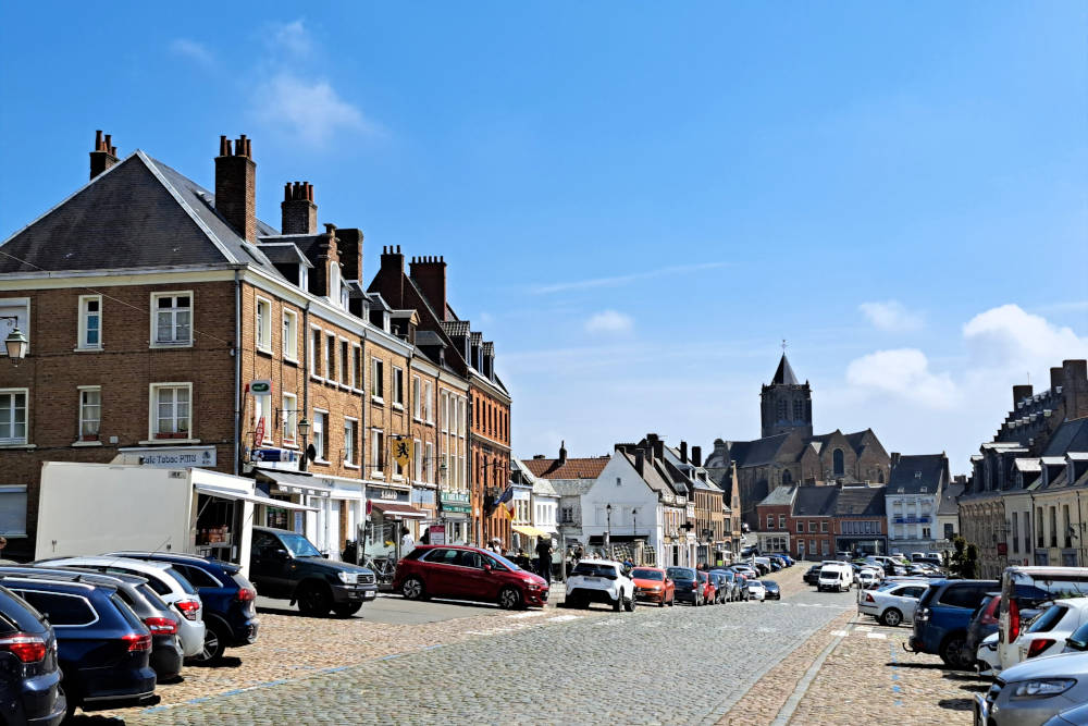 grijsopreis-frankrijk-cassel-grand-place-mobiel