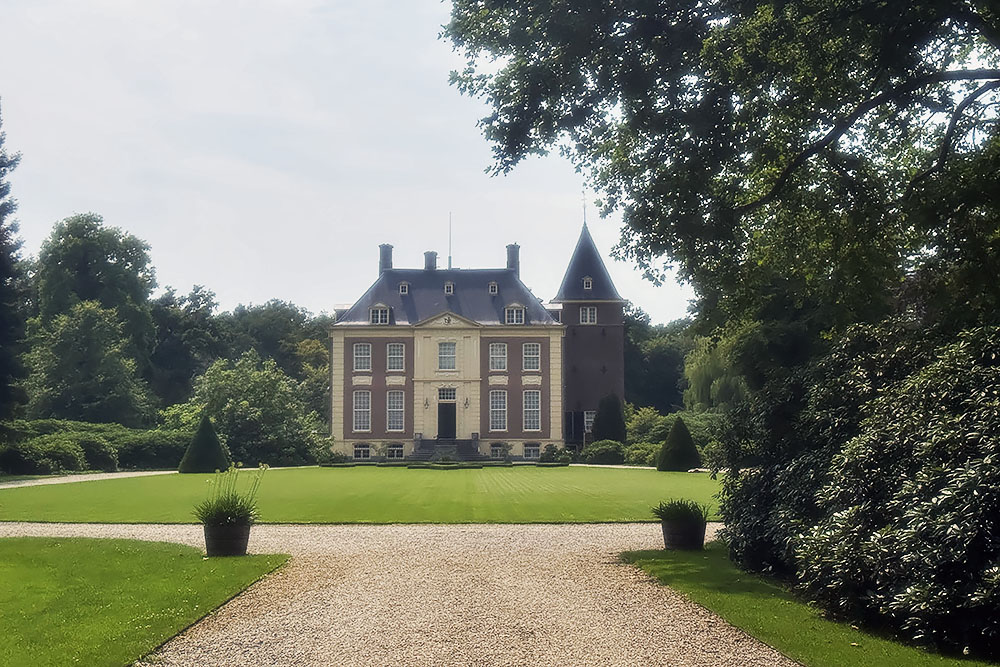 landhuis Verwolde aan etappe 12 van het Pieterpad