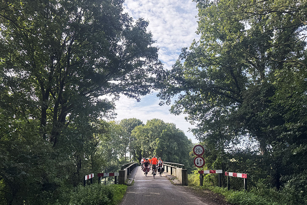 grijsopreis-nederland-highlight-pieterpad-etappe13-fietsers2-mobiel Fietsers
