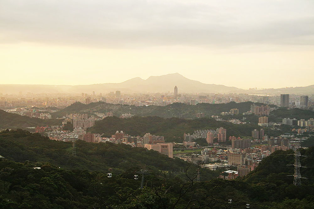 grijsopreis-taiwan-highlight-taipei-maokong-mobiel Uitzicht op Taipei vanuit Maokong