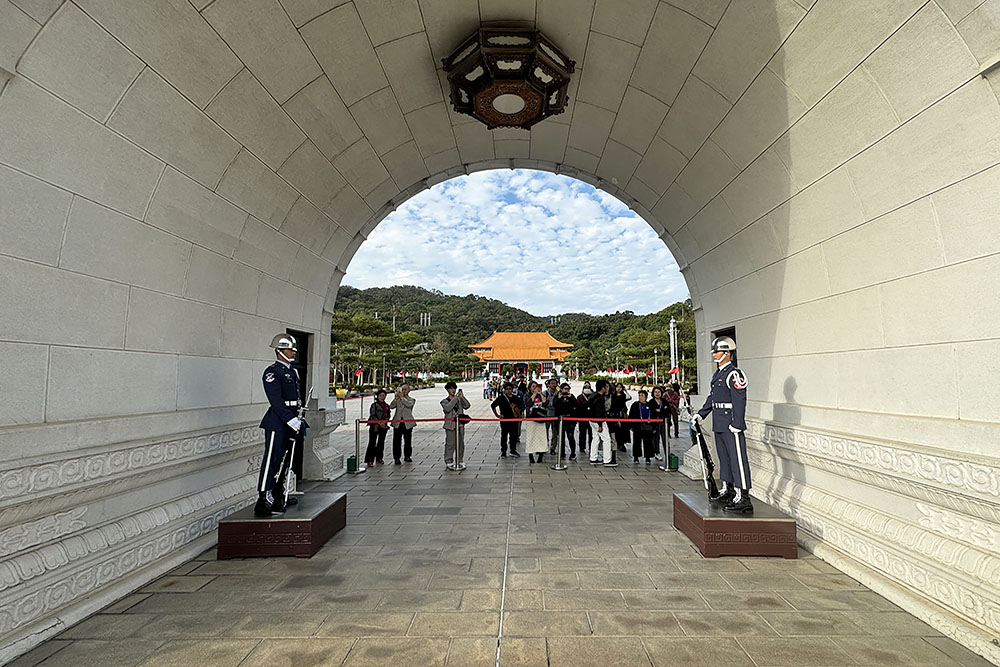 grijsopreis-taiwan-highlight-taipei-shrine-mobiel Shrine in Taipei