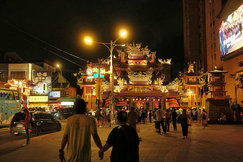 grijsopreis-taiwan-highlight-taipei-songshan-mobiel Songshan Ciyou tempel