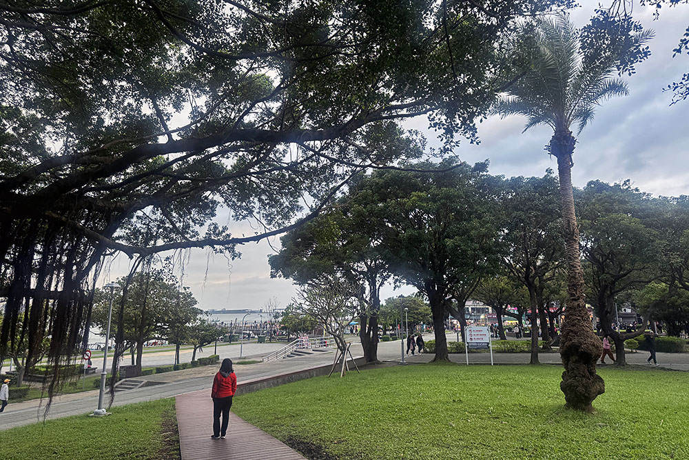 grijsopreis-taiwan-highlight-tamsui-mrt-park3-mobiel Richting het haventje in Tamsui