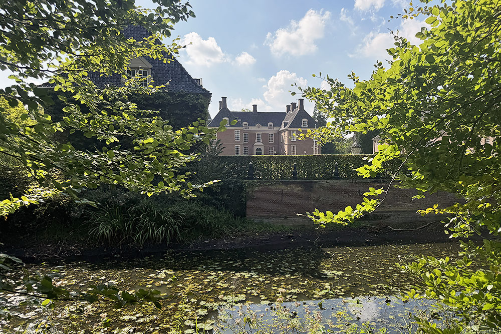 grijsopreis-nederland-highlight-pieterpad-etappe15-slotgracht Slotgracht van kasteel Engelenburg